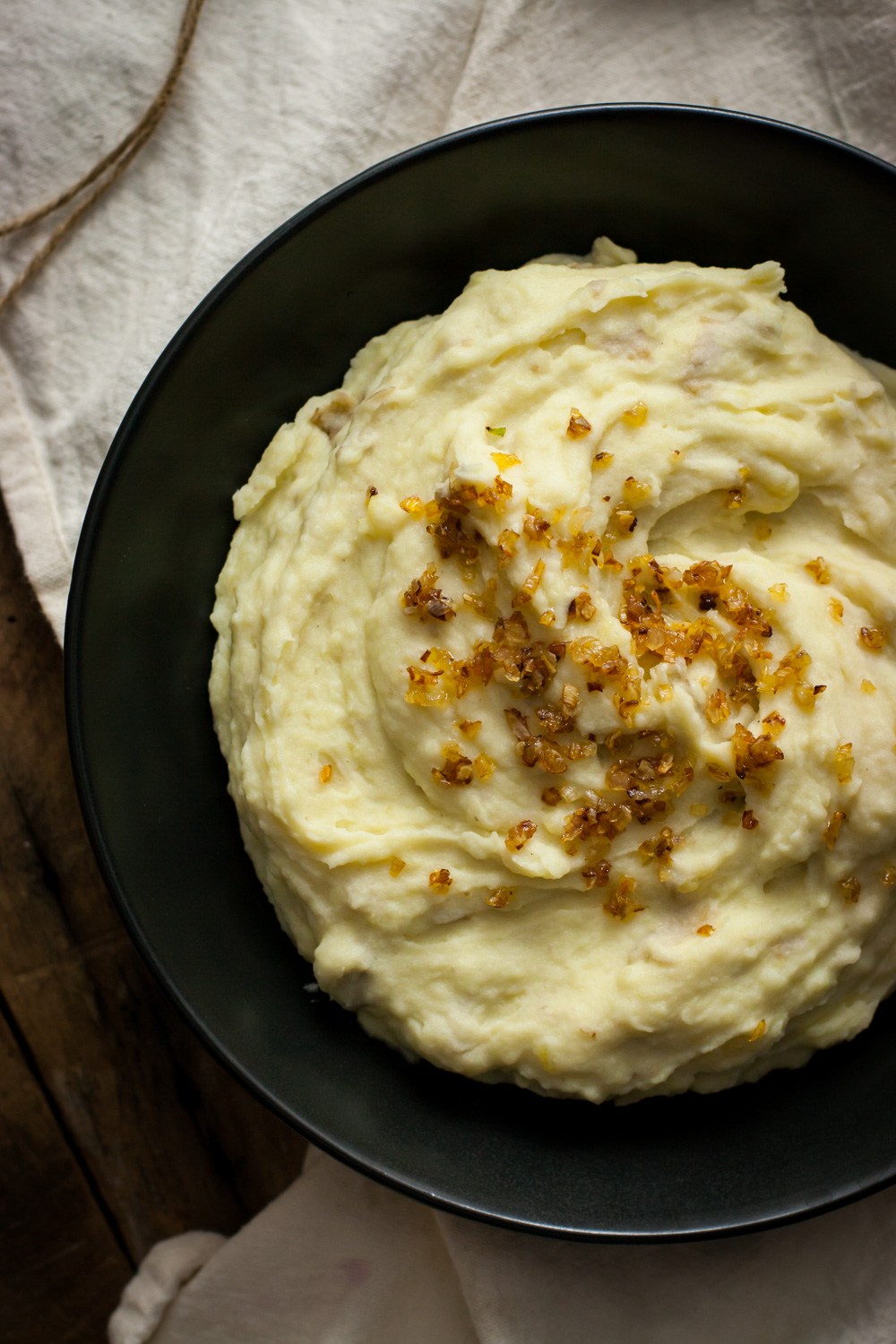 creamy-vegan-mashed-potatoes-garlic-recipe-35